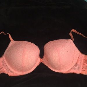 Bejeweled Pink Lacy Victoria’s Secret Bra - 38D 💗